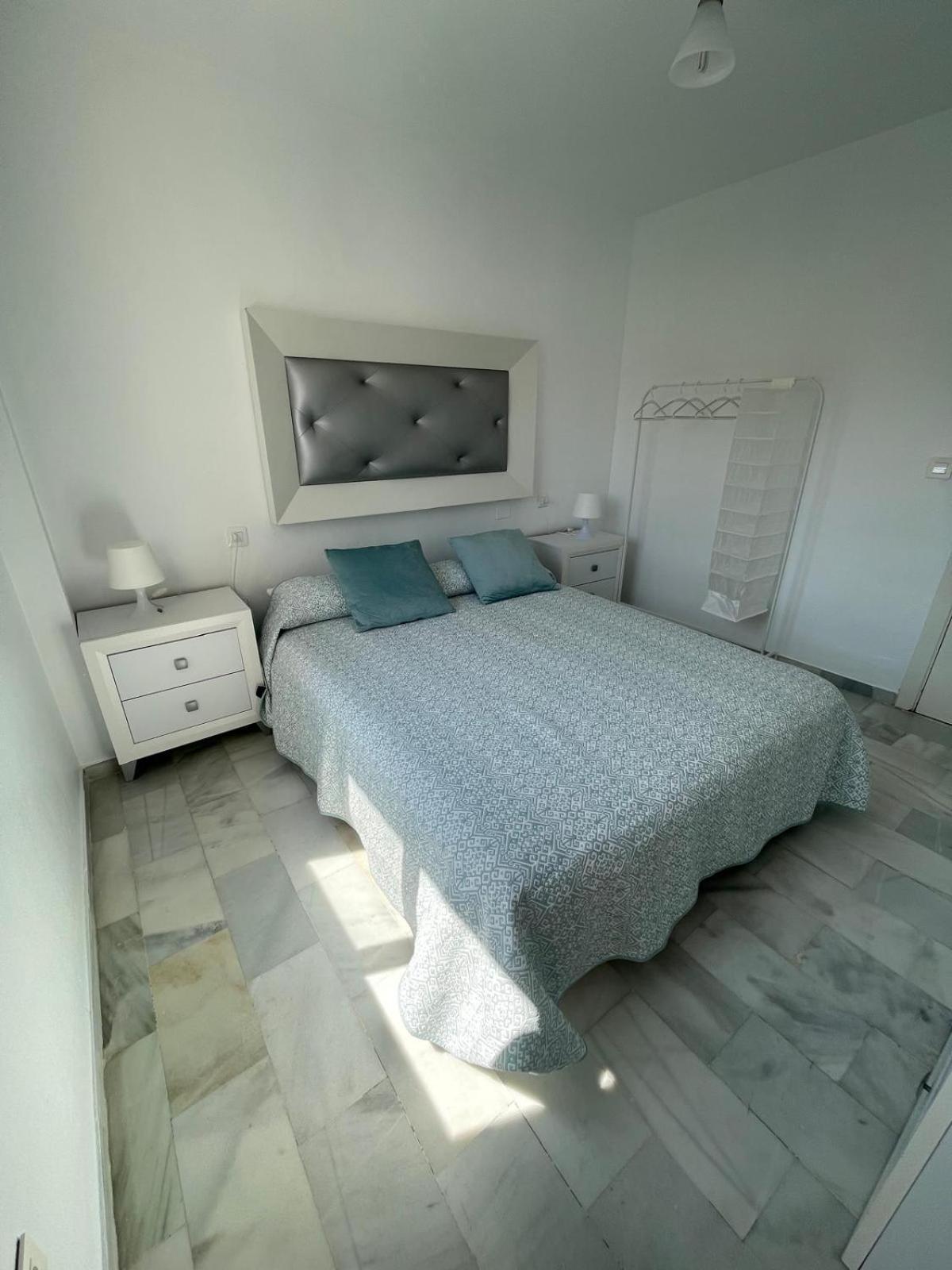 Apartamento Jardines Del Rocio トレ・デル・マール エクステリア 写真